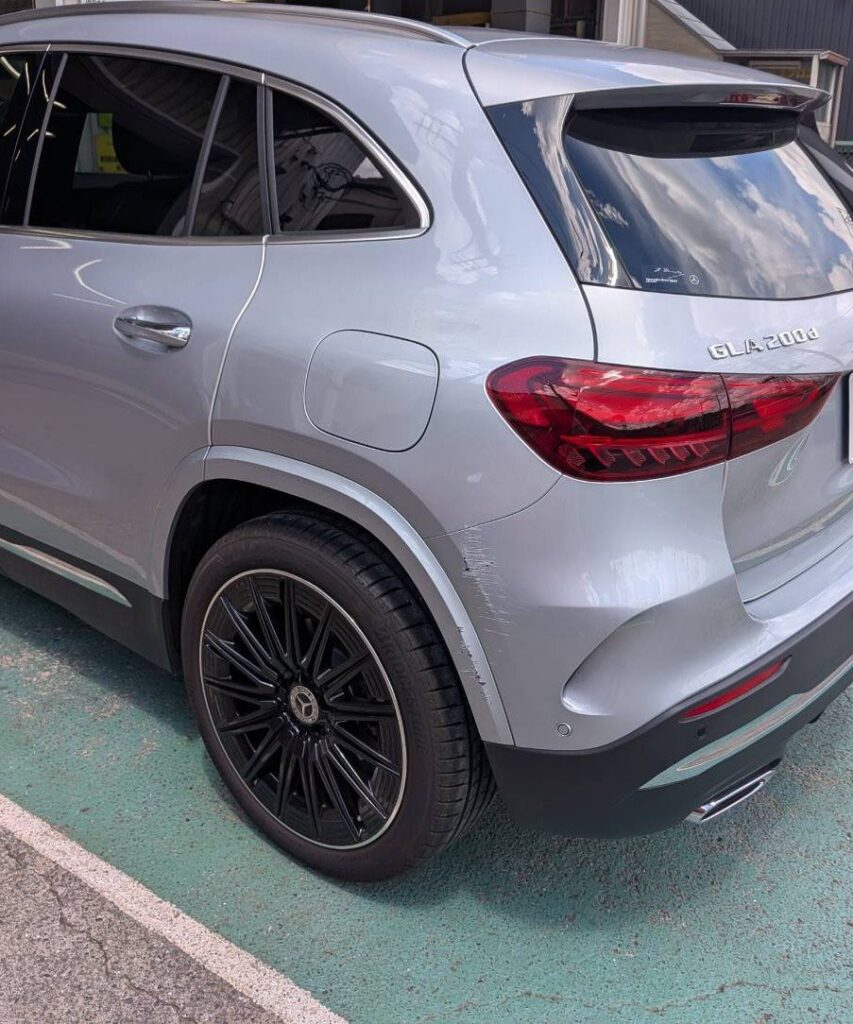 GLA リアバンパー左側 施工前 1