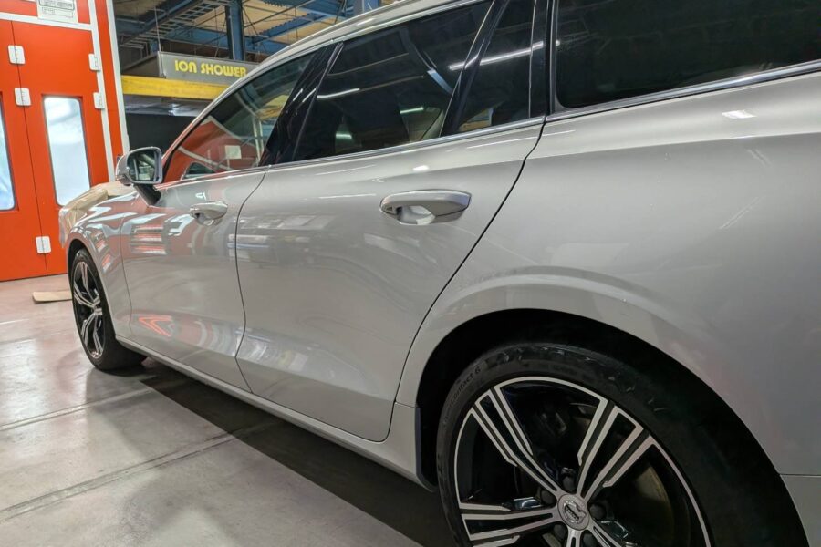V60 左リアドア 施工後 1